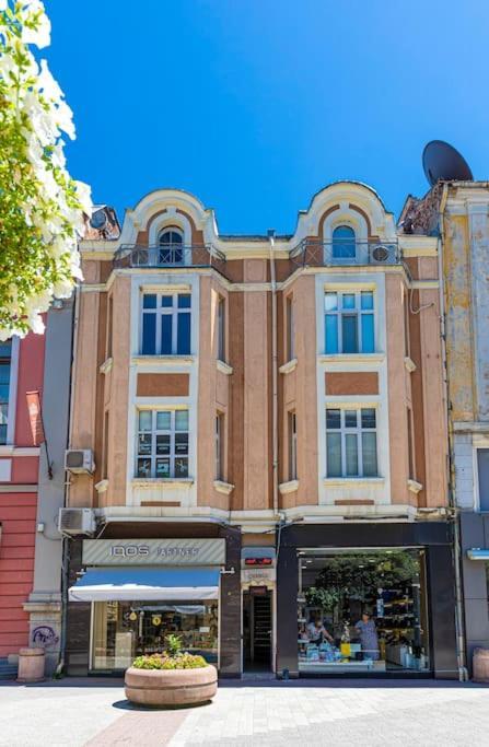 House Of History , In The Main Street